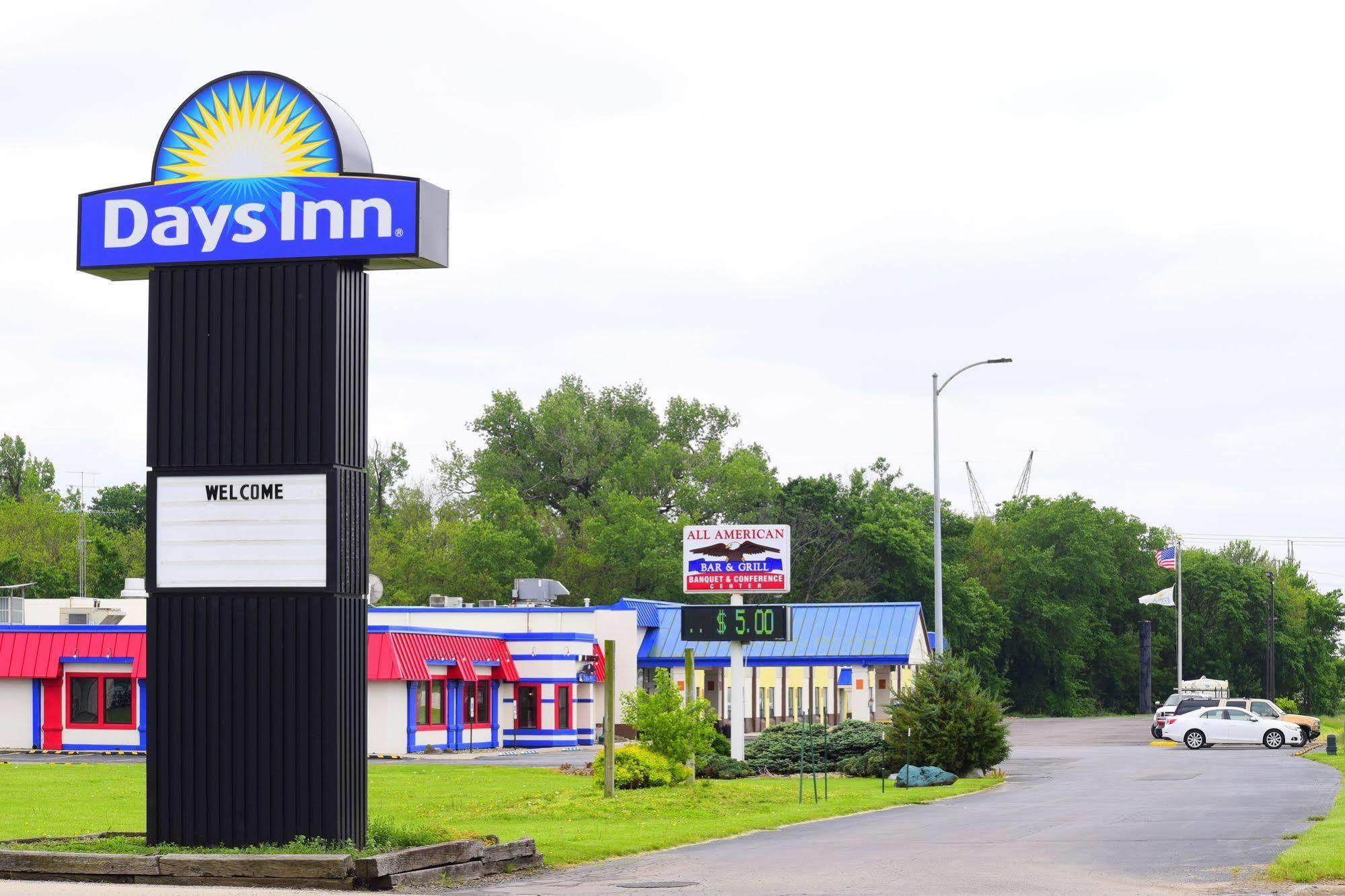 Days Inn By Wyndham Rock Falls Екстериор снимка